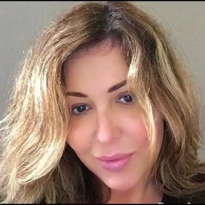 Meet your Posher, Larisa